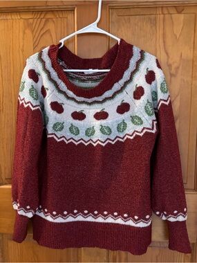 Women's Res Apple Pattern Crewneck Sweater